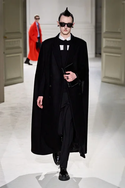 Look 48